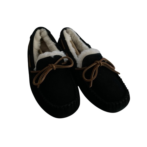 NWT UGG Cozy Black and Cream Moccasin Slippers Size 6 - Picture 3 of 10